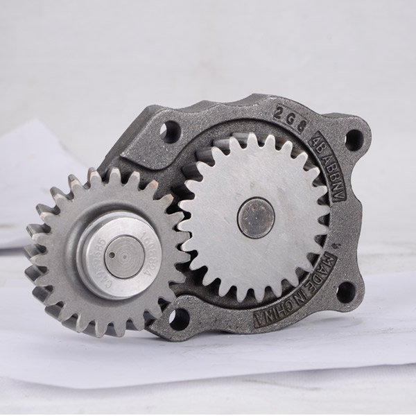 Cummins 4BT engine part oil pump 4939585