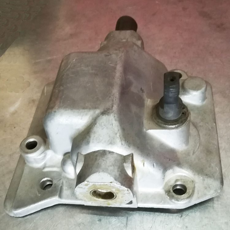 Dongfeng DFAC Light Truck Part 1700DE03-301 Top Cover Assy