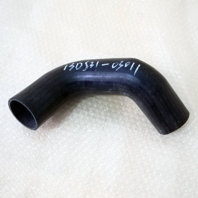 Dongfeng DFAC Light Truck Part Water Inlet Rubber Pipe 13DS31-03011