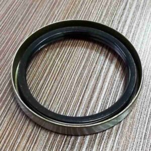 Dongfeng DFAC Light Truck Part Rear Wheel Hub Oil Seal Assy 24V65-01090