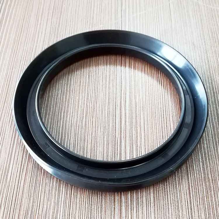 Dongfeng DFAC Light Truck Part Rear Wheel Hub Inner Oil Seal Assy 31D-04080