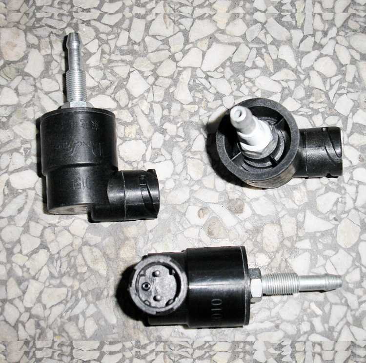 Dongfeng DFAC Light Truck Part Air Clogging Sensor 38ZD2A-33010