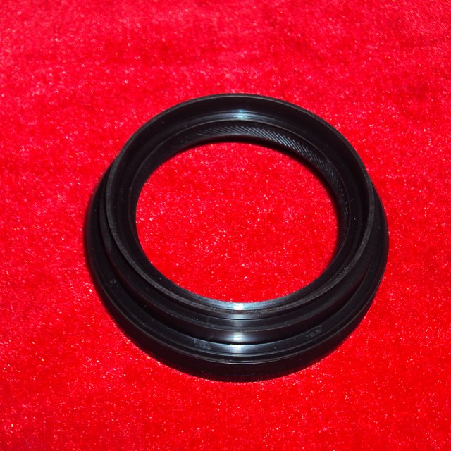 Dongfeng Truck Parts Rear axle main cone oil seal assembly 2402Q01-060